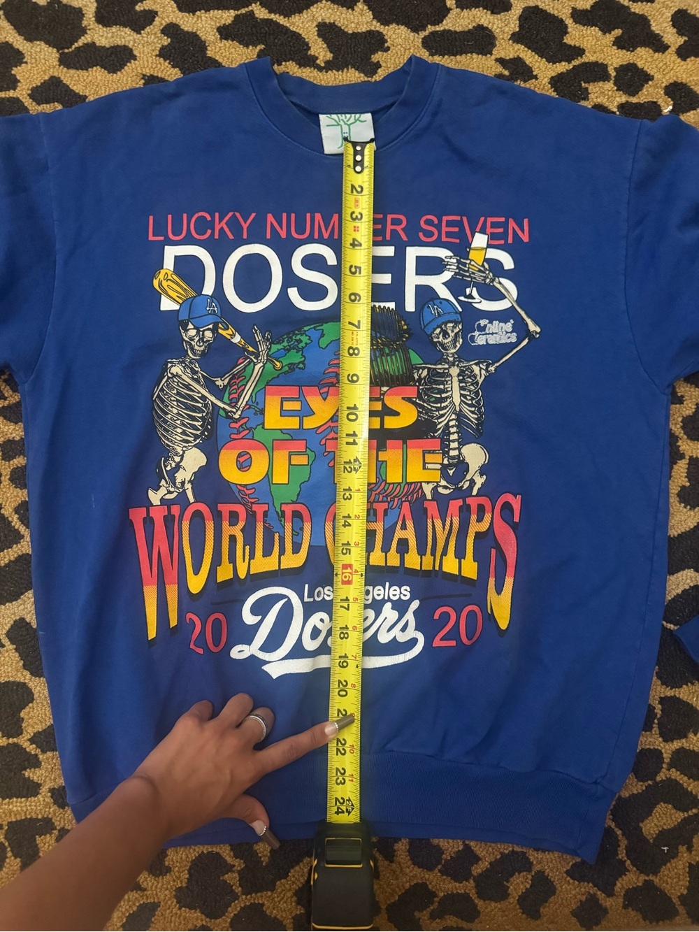 Los Angeles Blue Graphic Sweater - Picture 4 of 4